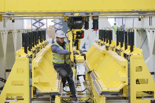 AI霸道的背后 誰在手動(dòng)支撐著技術(shù)服務(wù)？